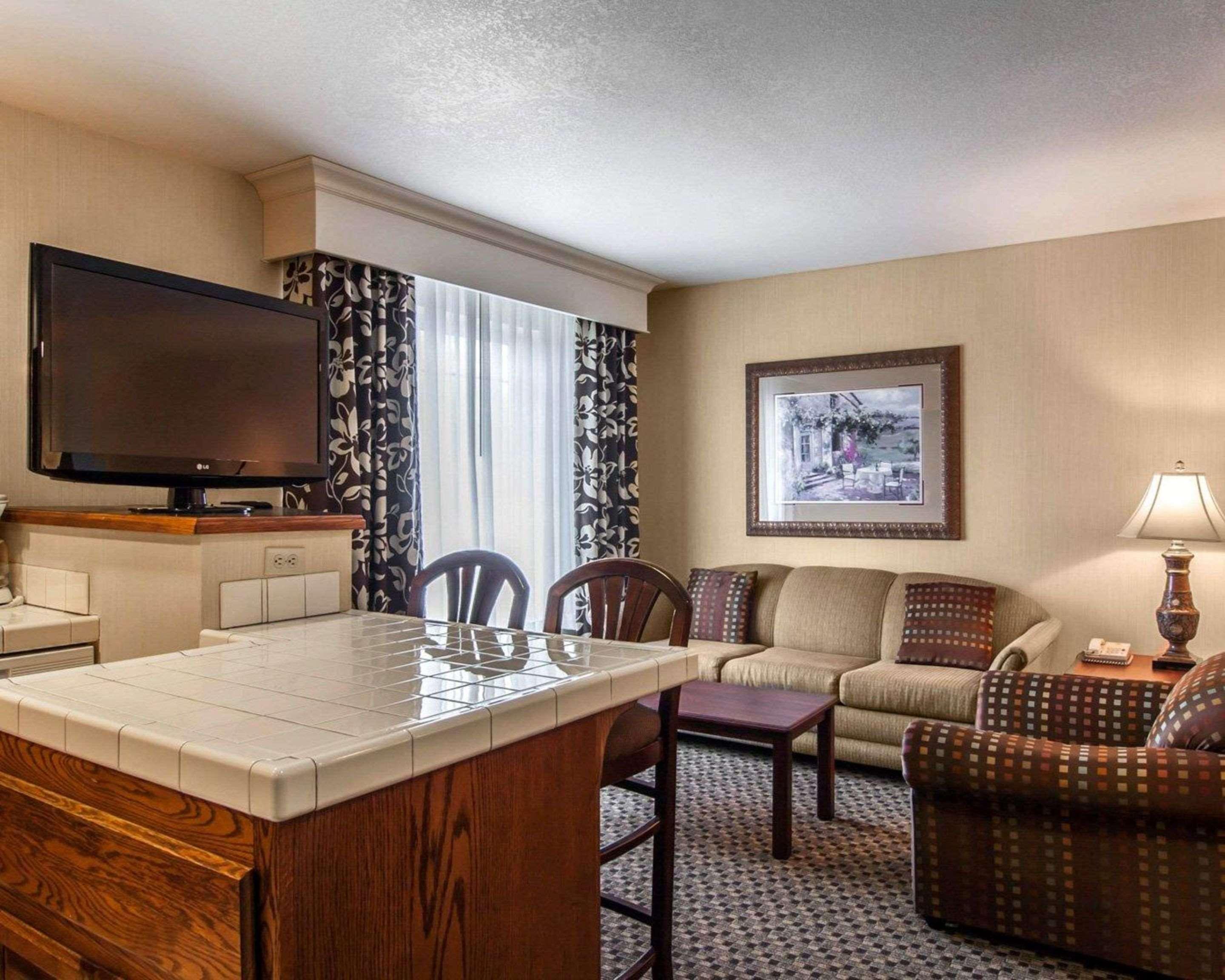 Comfort Suites Корваллис Экстерьер фото