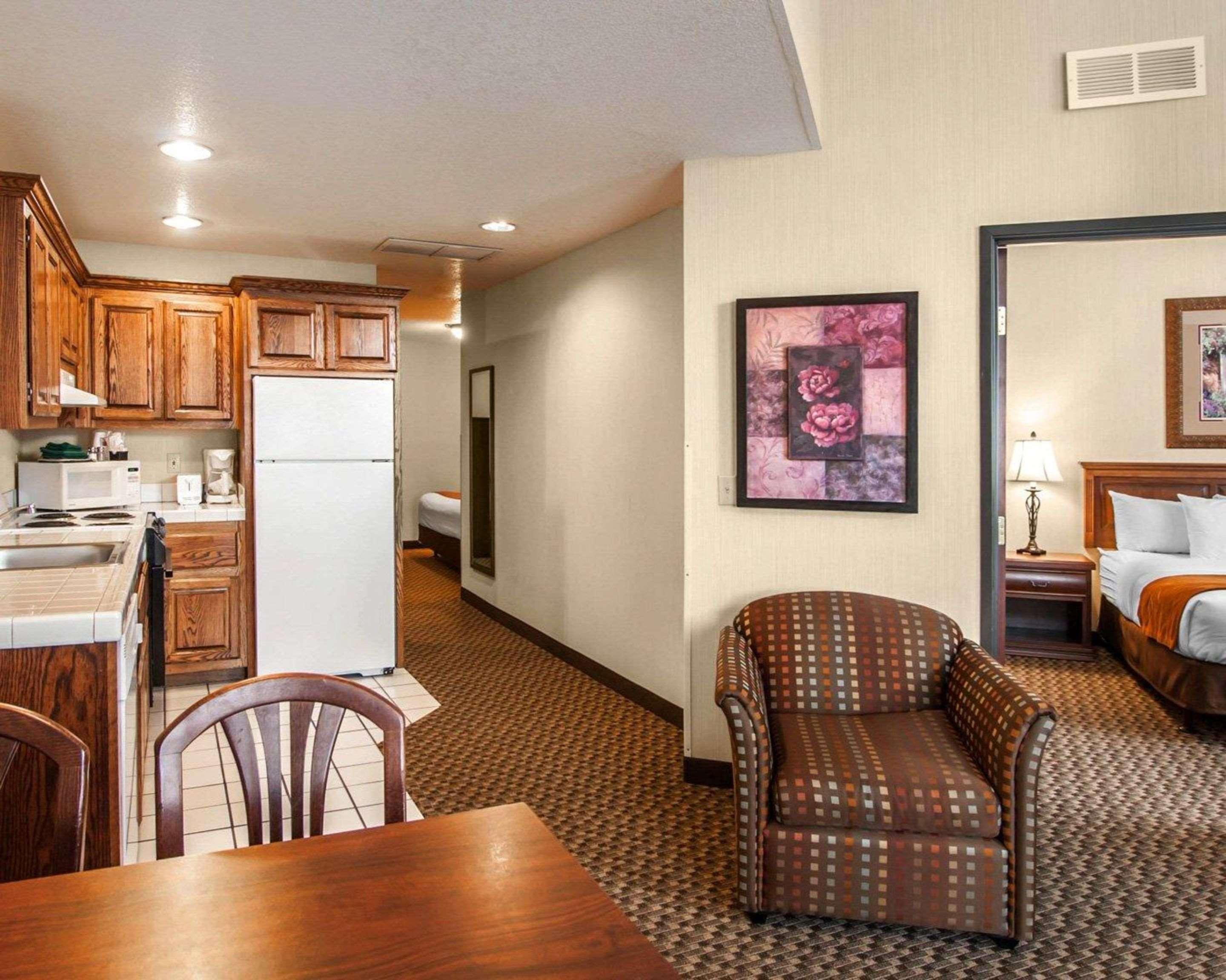 Comfort Suites Корваллис Экстерьер фото